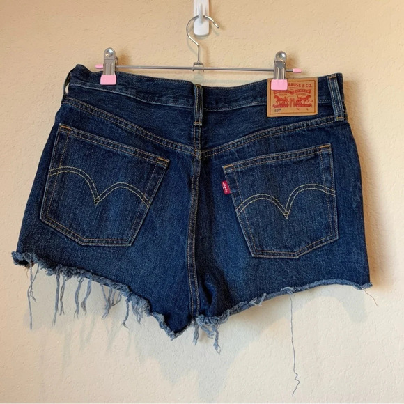 Levi’s denim shorts - Picture 4 of 4